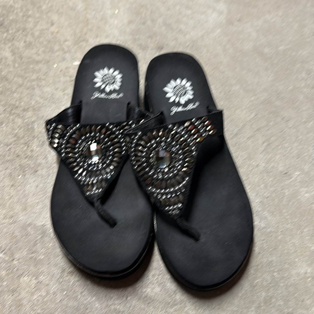 Yellow Box Black Sandals bundle - Picture 2 of 7